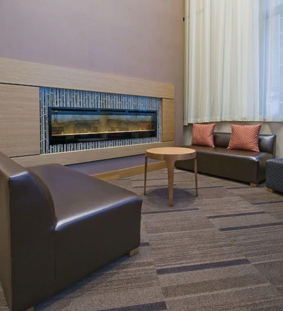 Hyatt Place Bloomington / Normal Zewnętrze zdjęcie