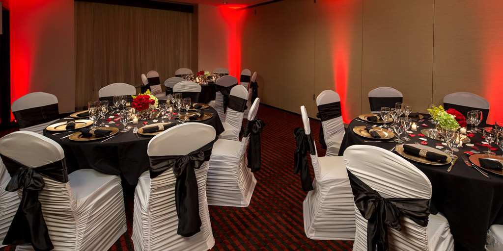 Hyatt Place Bloomington / Normal Udogodnienia zdjęcie